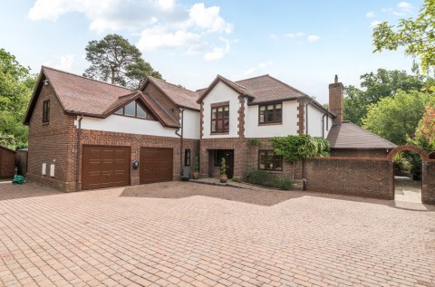 Click the photo for more details of Windmill Lane, Avon Castle, Ringwood, BH24