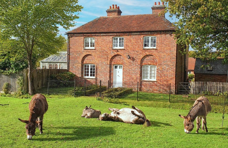 Click the photo for more details of Sway Road, Brockenhurst, SO42