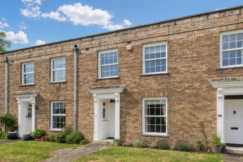 Click the photo for more details of Courtenay Place, Lymington, SO41