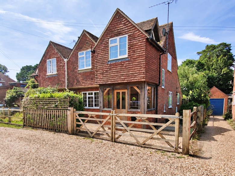 Click the photo for more details of Brockenhurst, SO42