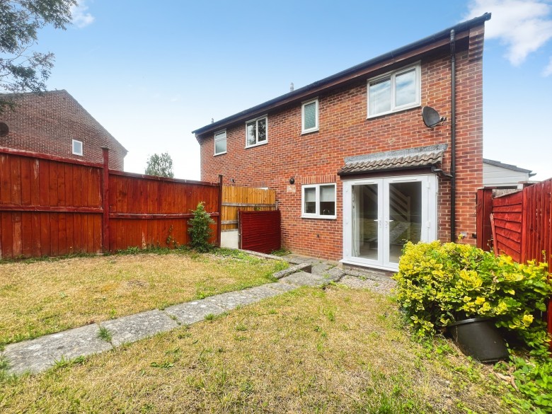 Click the photo for more details of Blagrove Close, Street, Somerset