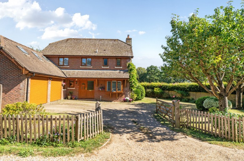 Click the photo for more details of Ringwood Road, Alderholt, Fordingbridge, SP6