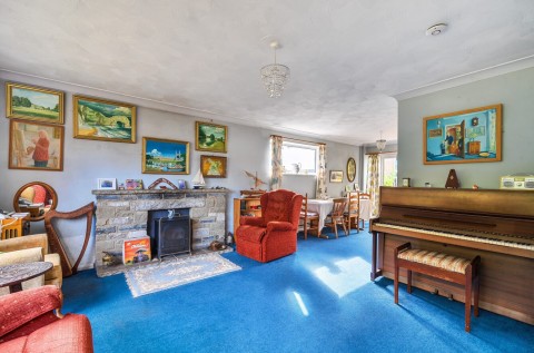 Click the photo for more details of Clinton Road, Lymington, SO41