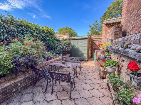 Click the photo for more details of Lower Lake, Battle, East Sussex