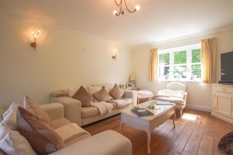 Click the photo for more details of Back Lane, Ickleton, Saffron Walden