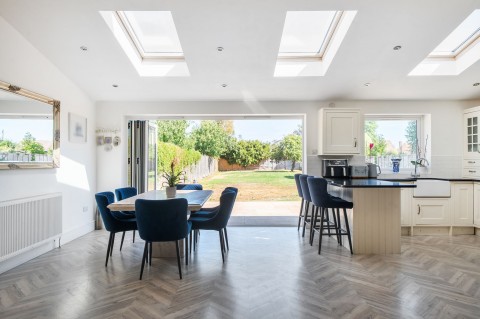 Click the photo for more details of Hollow Lane, Hayling Island, PO11