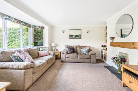 Click the photo for more details of Saunders Close, WATLINGTON