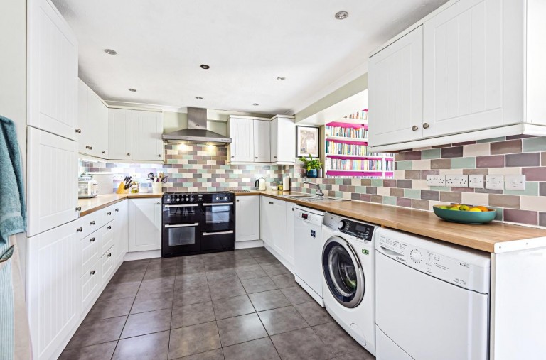 Images for Saunders Close, WATLINGTON