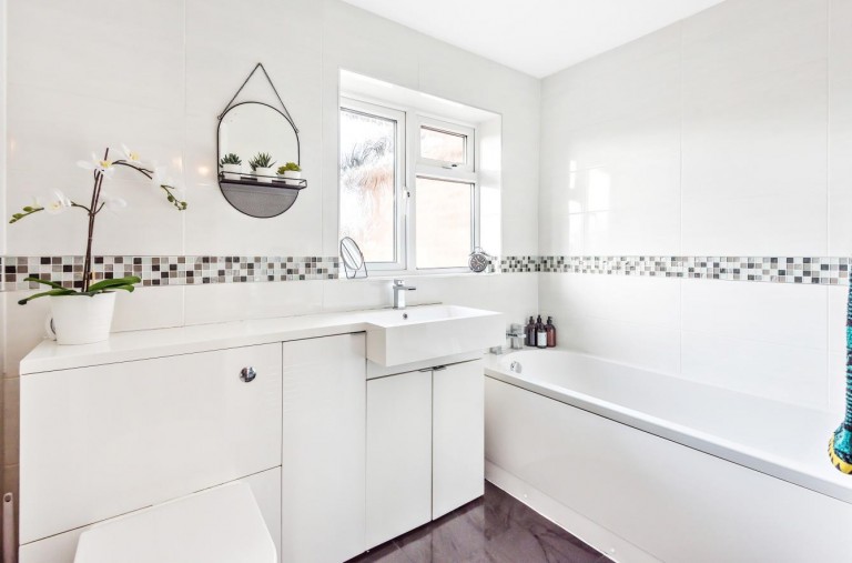 Images for Saunders Close, WATLINGTON