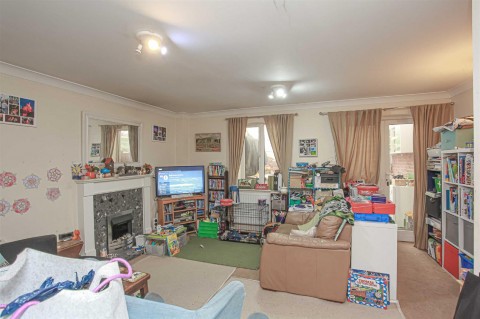 Click the photo for more details of Hart Close, Banbury