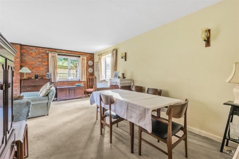 Click the photo for more details of Pyrton, Watlington