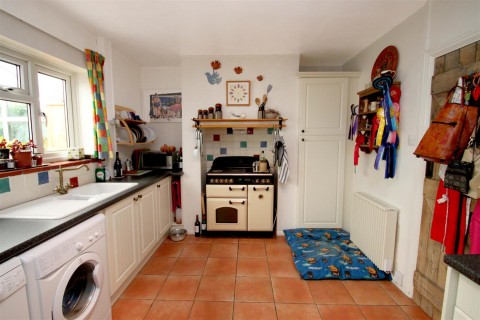 Click the photo for more details of Turners Green, Britwell Salome, WATLINGTON