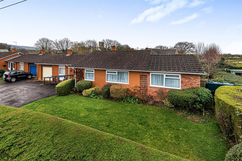 Click the photo for more details of Silver Street, West Buckland, Wellington