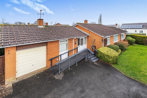 Click the photo for more details of Silver Street, West Buckland, Wellington