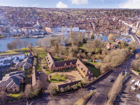 Click the photo for more details of Wargrave Road, Henley-On-Thames