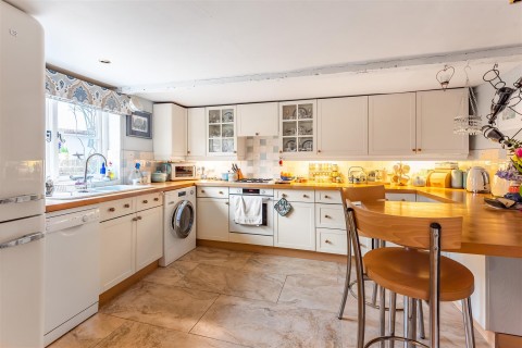 Click the photo for more details of 40b High Street, Watlington
