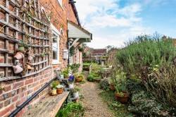 Images for 40b High Street, Watlington