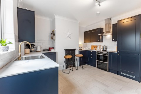 Click the photo for more details of Market Place, Wantage OX12 8AE