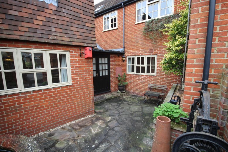 Click the photo for more details of Hyde Court, Wantage OX12 8AF