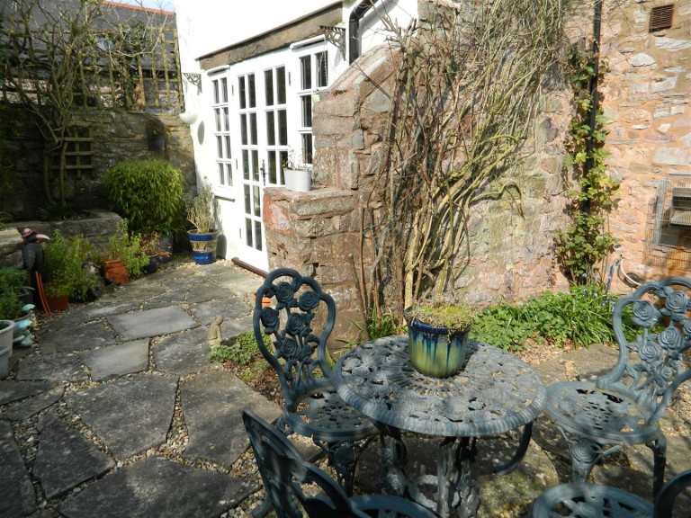 Images for Staple Cross, Wellington