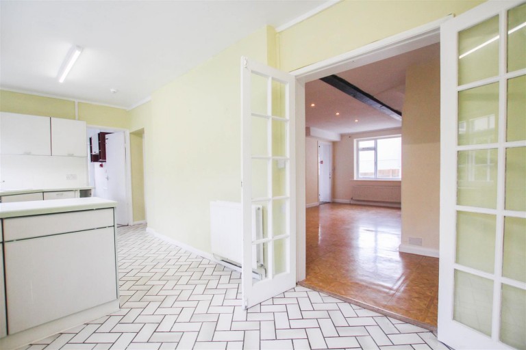 Images for The Brown House, High Street, Newport