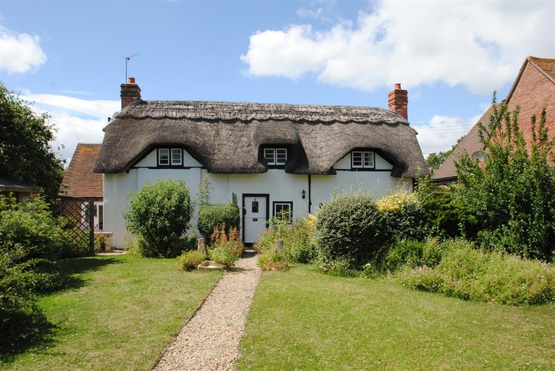 Click the photo for more details of Main Street Grove, Wantage