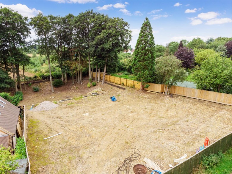 Click the photo for more details of Nuffield, Henley-On-Thames