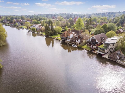Click the photo for more details of Bolney Road, Lower Shiplake