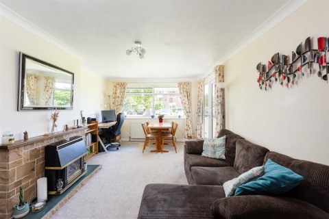 Click the photo for more details of Rosslyn Court, Shoreham-By-Sea