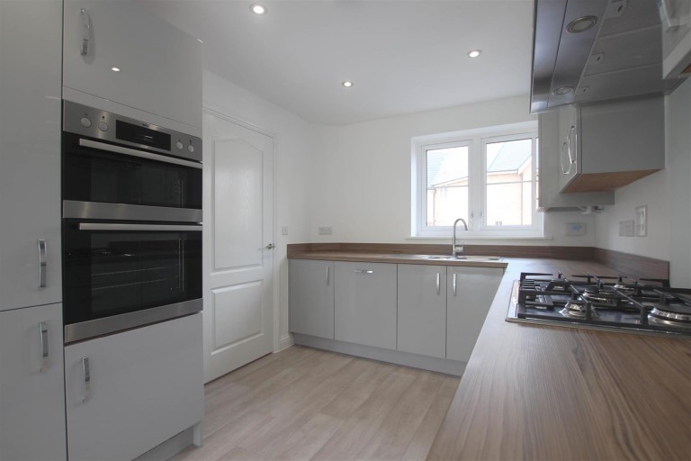 Images for 10 Home Pasture, Saffron Walden