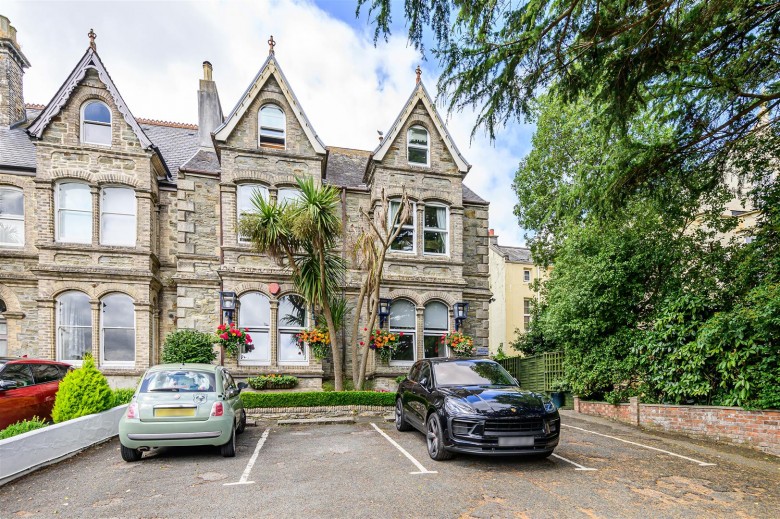 Click the photo for more details of Falmouth Road, Truro