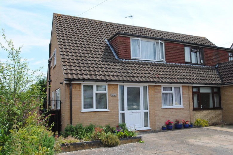 Click the photo for more details of Fyfield Close Wantage Oxfordshire