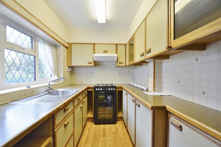 Images for Box Tree Lane, Postcombe, Thame
