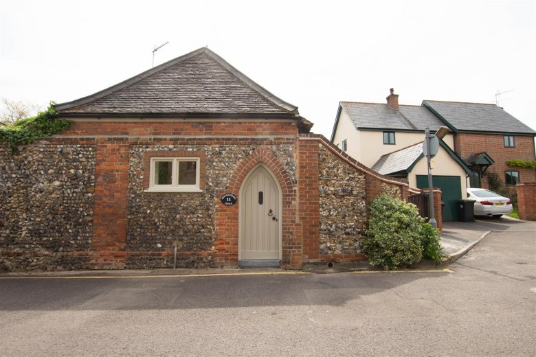 Click the photo for more details of Abbey Lane, Saffron Walden