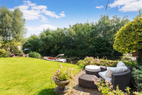 Click the photo for more details of Lashbrook Road, Lower Shiplake, Henley-On-Thames