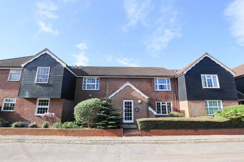 Click the photo for more details of London Road, Great Chesterford, Saffron Walden