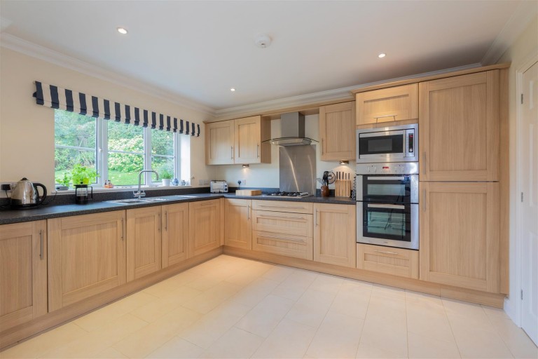 Images for Deanacre, Henley-On-Thames