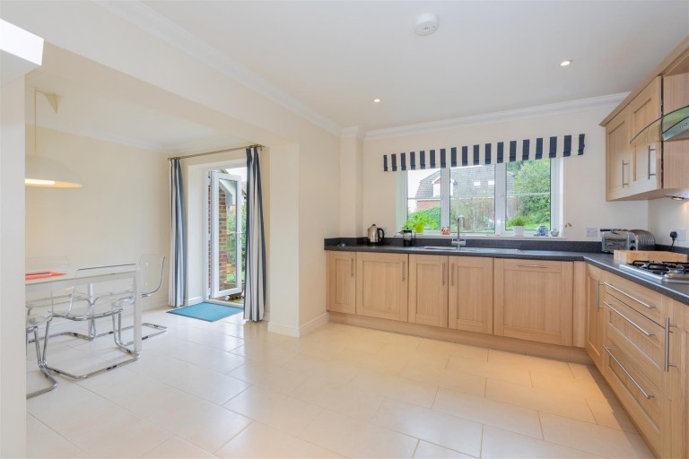 Images for Deanacre, Henley-On-Thames