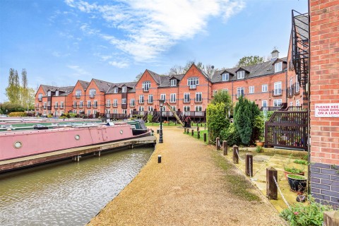 Click the photo for more details of Brindley Quays, Braunston, NN11