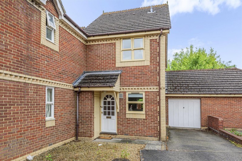 Click the photo for more details of Middle Furlong, Didcot OX11 7SL