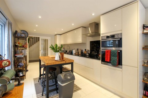 Click the photo for more details of Beche Road, Cambridge