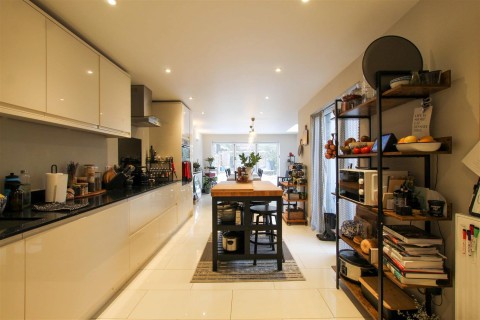 Click the photo for more details of Beche Road, Cambridge