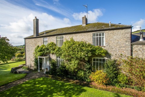 Click the photo for more details of Broadhempston, Totnes