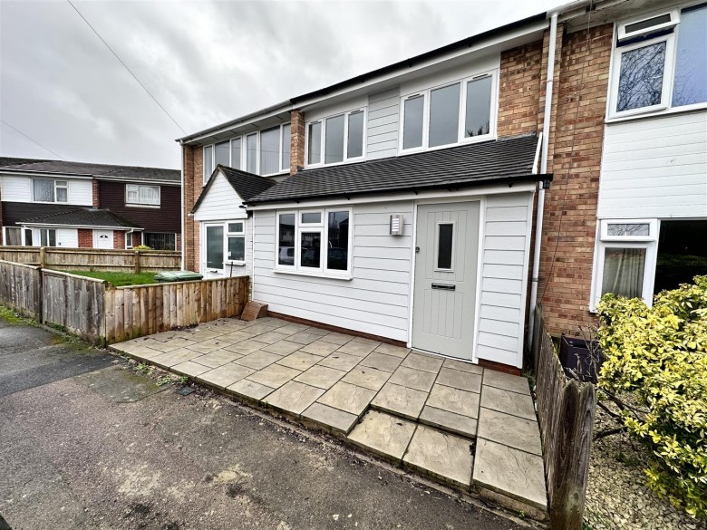 Click the photo for more details of Kingfishers, Grove, Wantage OX12 7JN