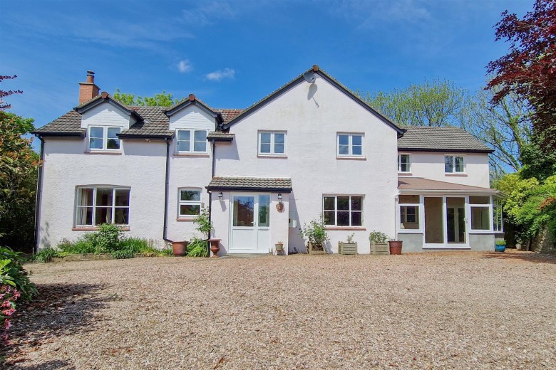 Click the photo for more details of Marwood, Barnstaple