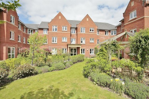 Click the photo for more details of Foxhall Court, Banbury