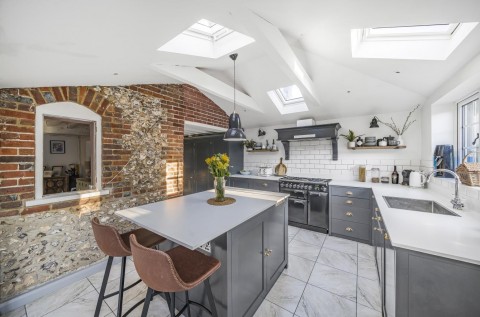 Click the photo for more details of High Street, Lewknor, Watlington