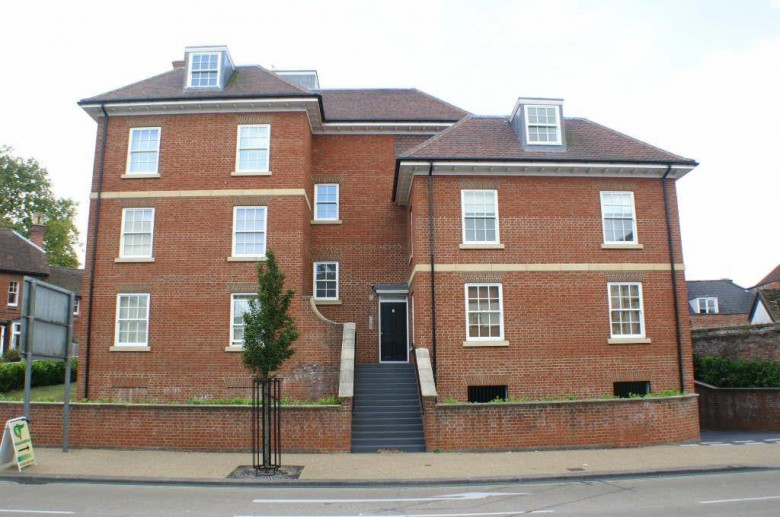 Click the photo for more details of The Avenue, Newmarket