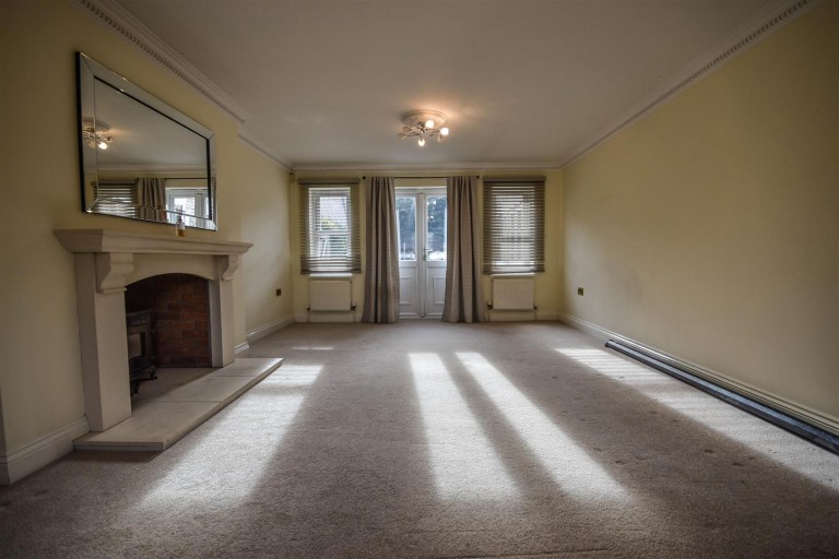 Images for Lion Court, Haddenham, Ely