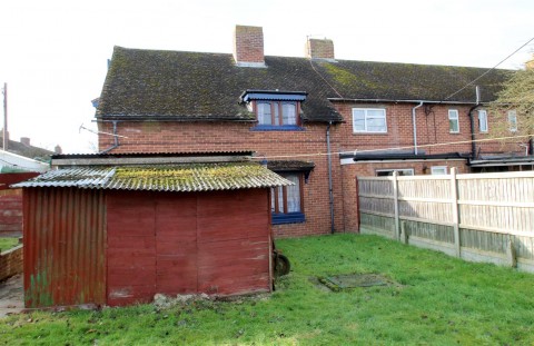 Click the photo for more details of Chiltern Gardens, Watlington